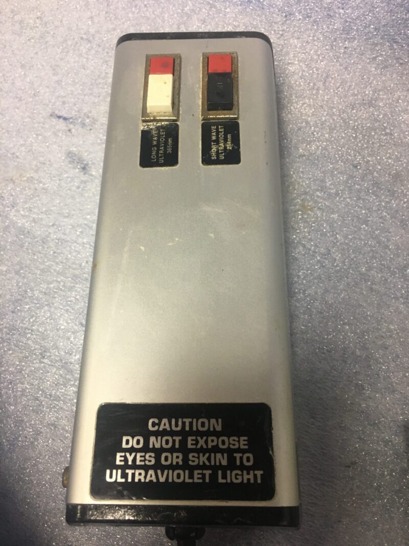 Spectroline Model ENF-240C UV lamp - Image 2