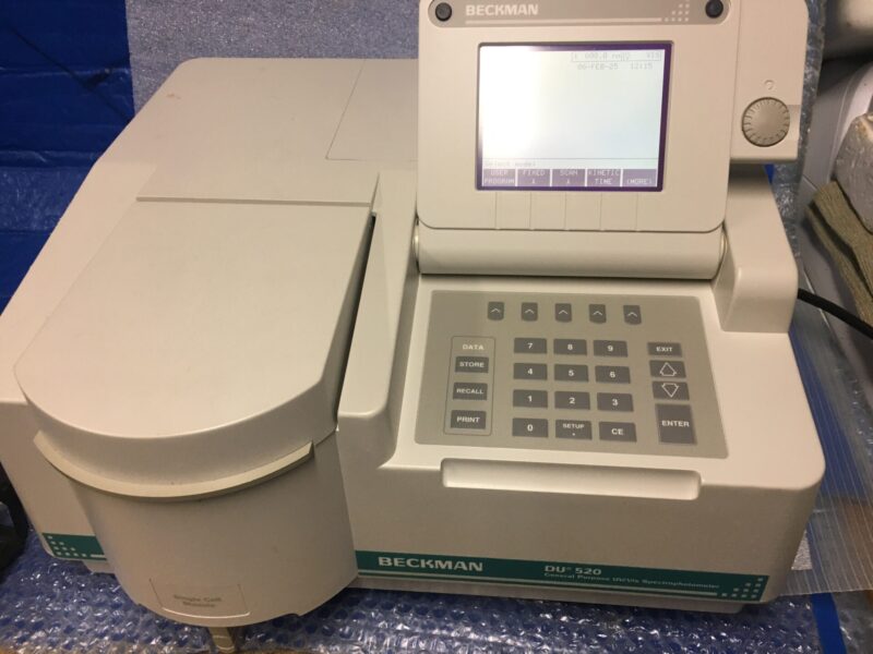Beckman DU520 Spectrophotometer