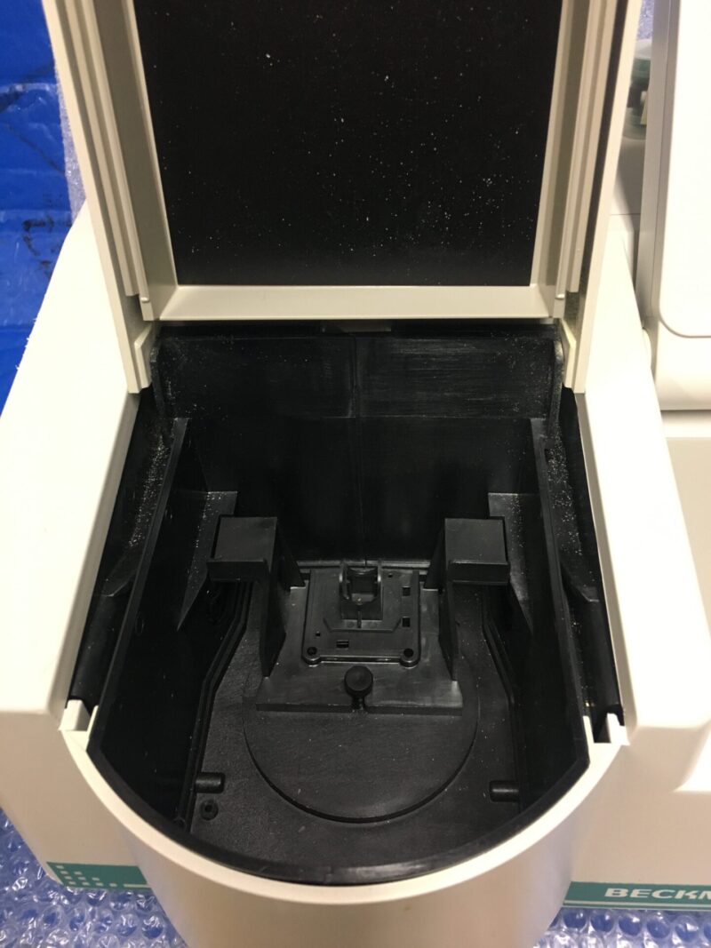 Beckman DU520 Spectrophotometer - Image 3